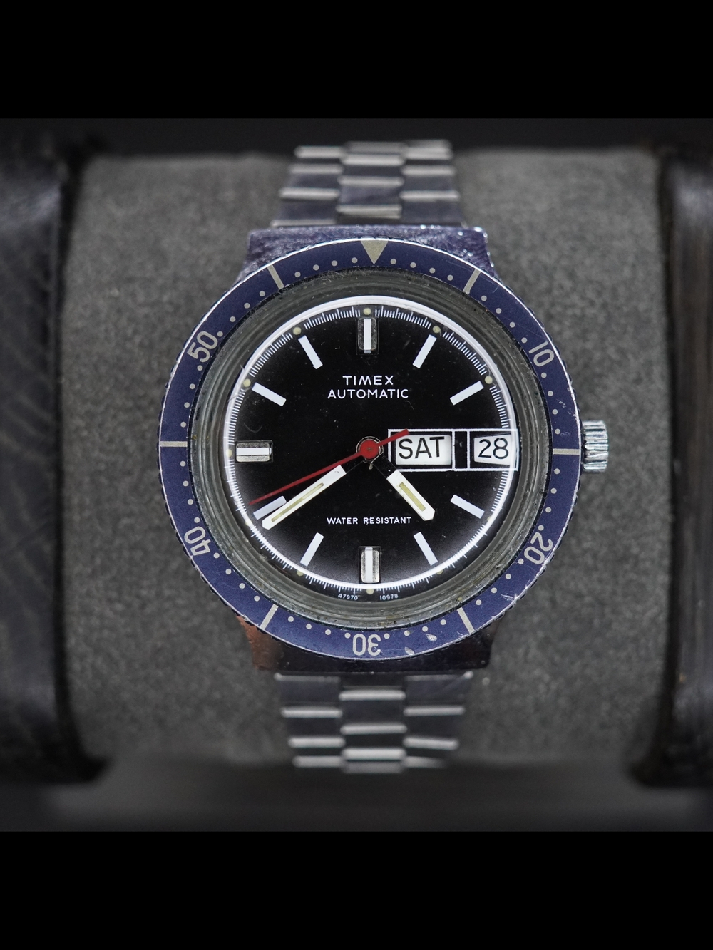 Vintage Timex Automatic Day-Date Diver Style Blue Bezel Mens Watch Runs